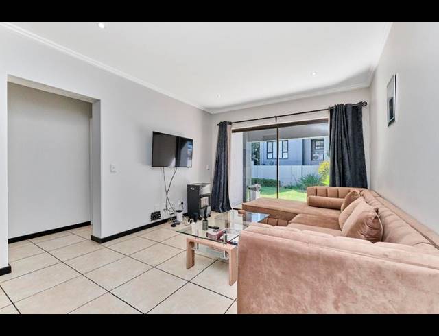 2 BEDROOM APARTMENT FOR SALE IN LONEHILL